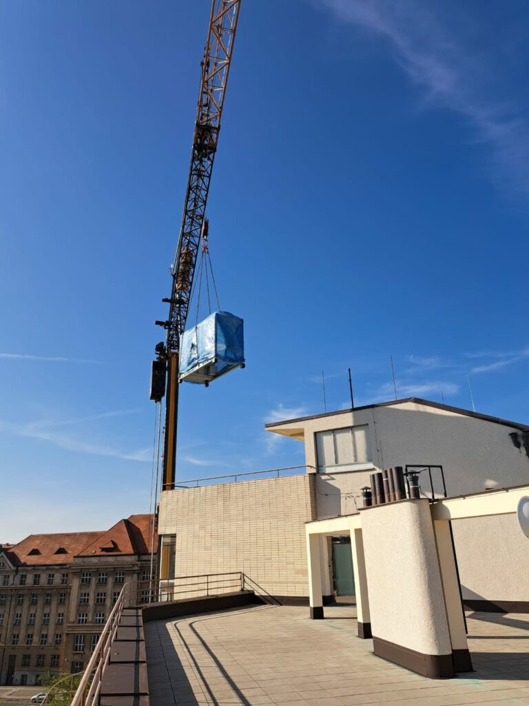     Výhled na Prahu 6 z místa aktuálně procházejícího rekonstrukcí