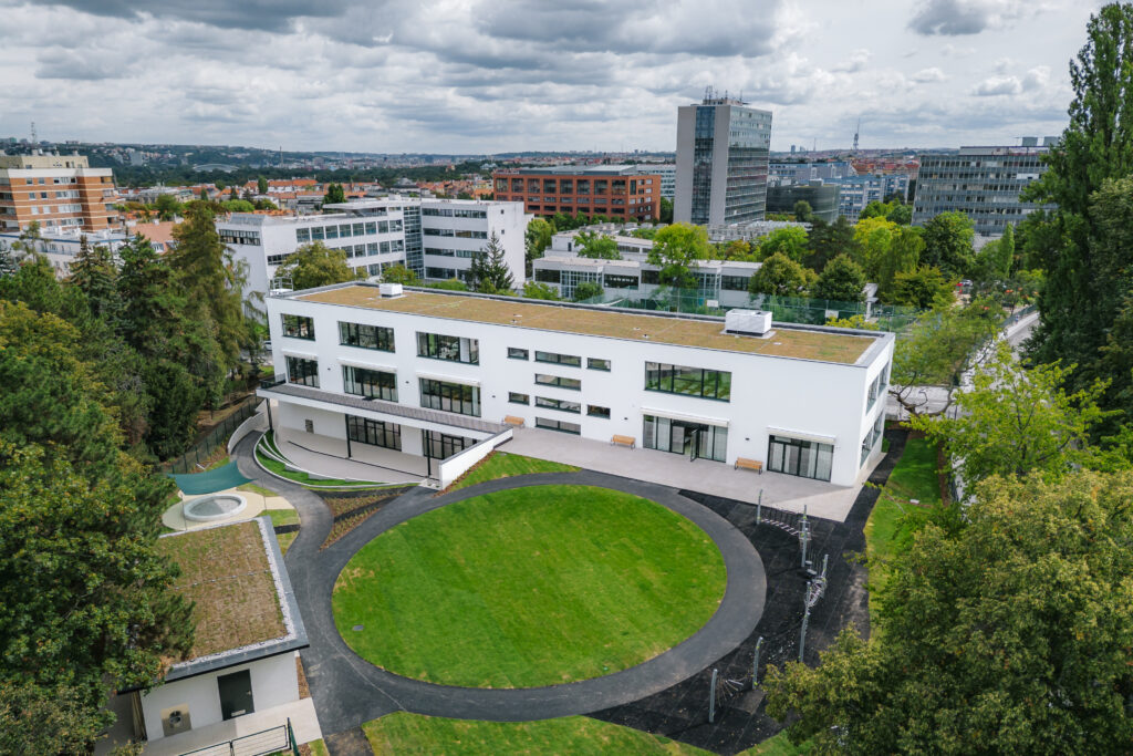 Slavnostní otevření nové budovy ZŠ Bílá Na Kocínce na Praze 6