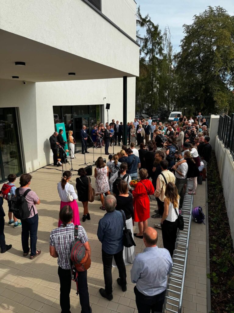 Slavnostní otevření nové budovy ZŠ a MŠ Bílá Na Kocínce na Praze 6