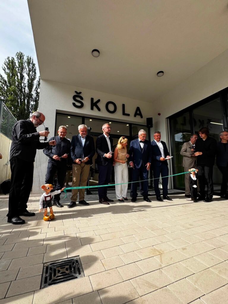 Slavnostní otevření nové budovy ZŠ a MŠ Bílá Na Kocínce na Praze 6