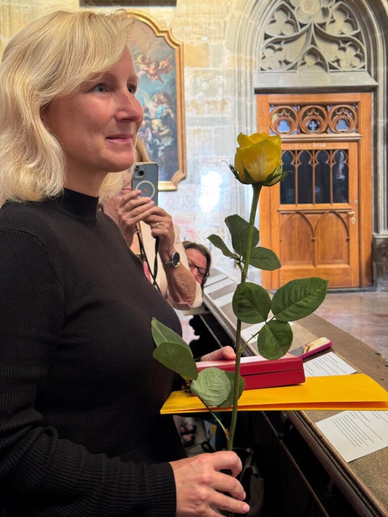 Předání medaile sv. Ludmily za zásluhy o církevní školství.