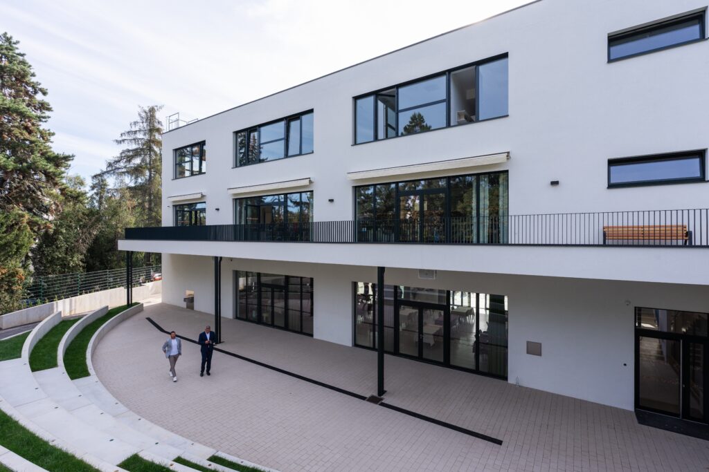 Slavnostní otevření nové budovy ZŠ Bílá Na Kocínce na Praze 6