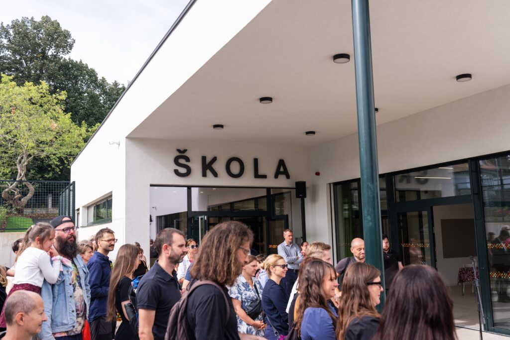 Slavnostní otevření nové budovy ZŠ Bílá Na Kocínce na Praze 6