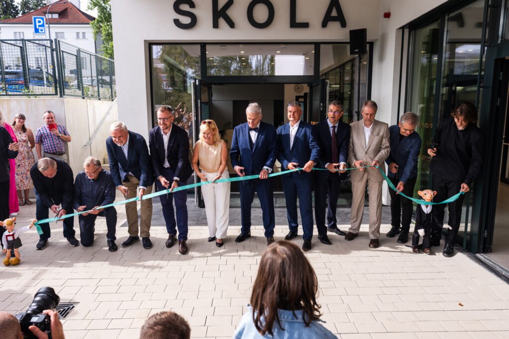 Slavnostní otevření nové budovy ZŠ Bílá Na Kocínce na Praze 6