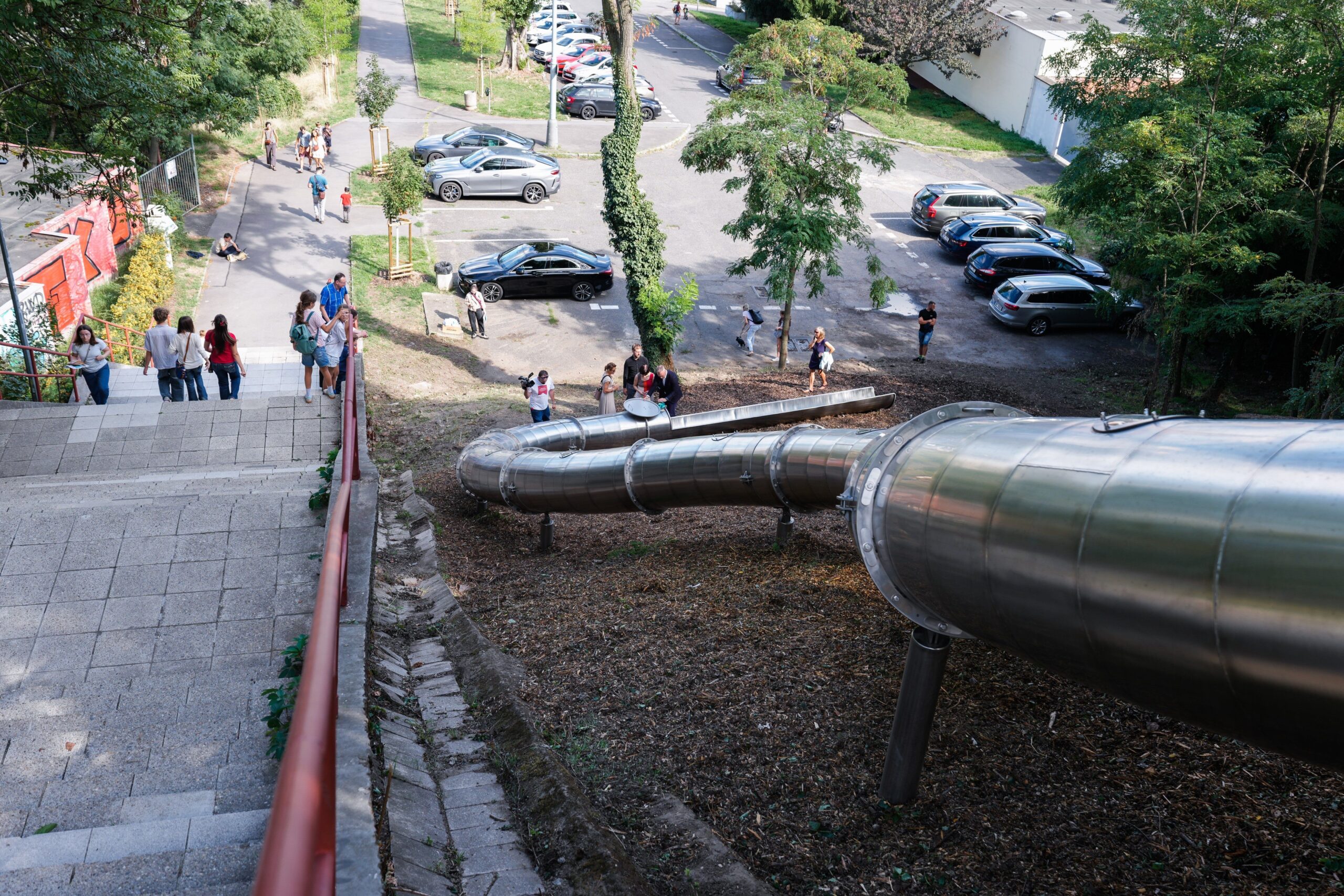     Nová 40metrová tobogánová skluzavka Na Julisce v Dejvicích.